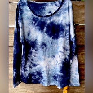 Wear the Clouds! BANAMIC (NWT, Size L) Moody Long Sleeve Tee